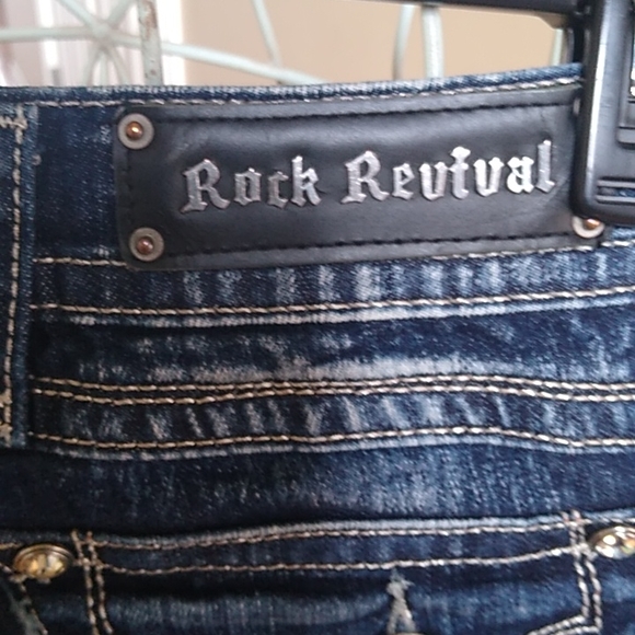 Rock Revival Gwen Capri Jeans - Picture 6 of 16